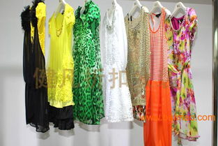 揭秘女装折扣批发市场 30元尾货服装的生意经