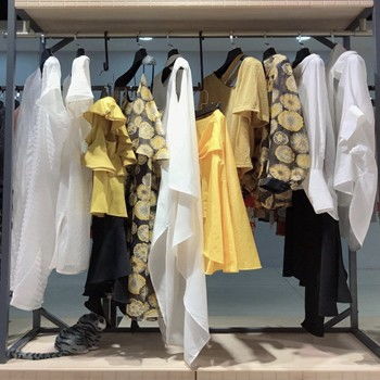 武汉品牌女装折扣公司盘点及二线女装批发排行榜